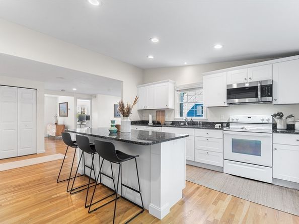 6 Birch Hill Rd, Worcester MA 01606
