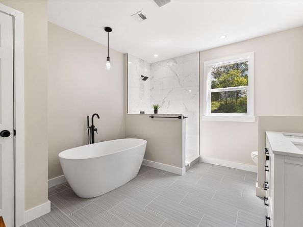 6 Eagleton Street, Spencer MA 01562