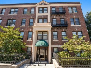 185 Chestnut Hill Avenue