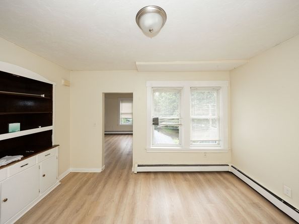 208 Blossom St, Fitchburg MA 01420