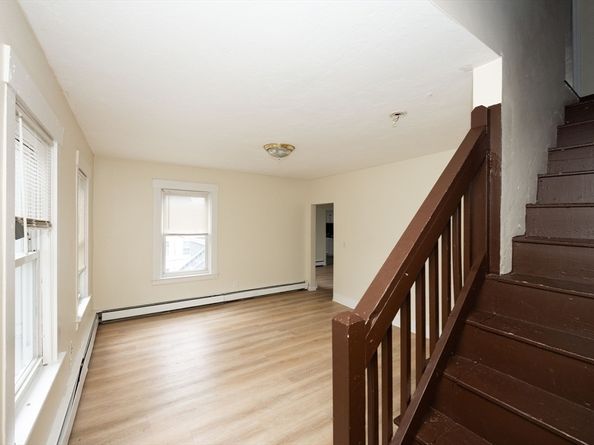208 Blossom St, Fitchburg MA 01420