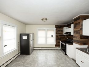 208 Blossom St, Fitchburg MA 01420