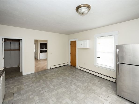 208 Blossom St, Fitchburg MA 01420