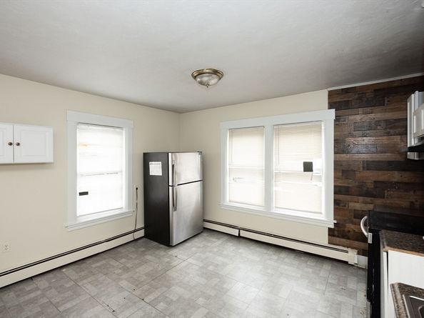 208 Blossom St, Fitchburg MA 01420