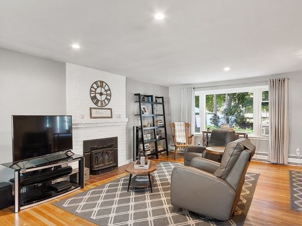 12 Brentwood Dr, Holden MA 01520