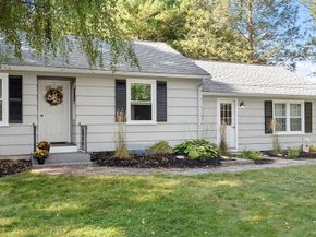 12 Brentwood Dr, Holden MA 01520