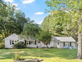 12 Brentwood Dr, Holden MA 01520