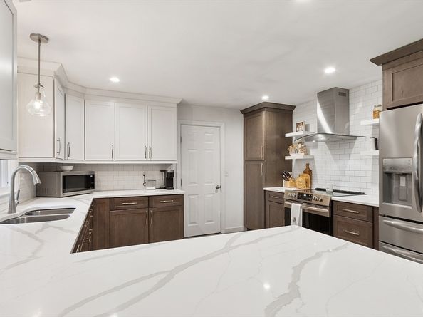 12 Brentwood Dr, Holden MA 01520