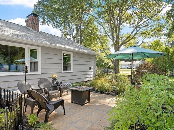 12 Brentwood Dr, Holden MA 01520