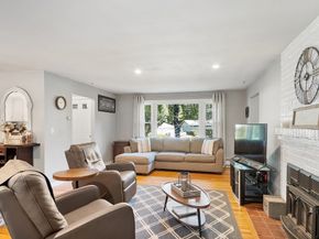 12 Brentwood Dr, Holden MA 01520