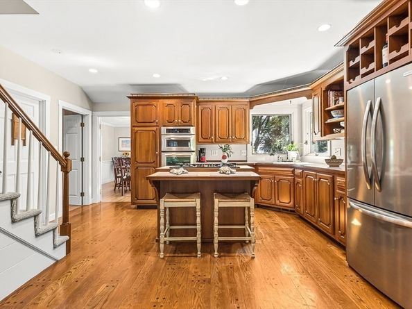 19 Louis Drive, Wellesley MA 02481