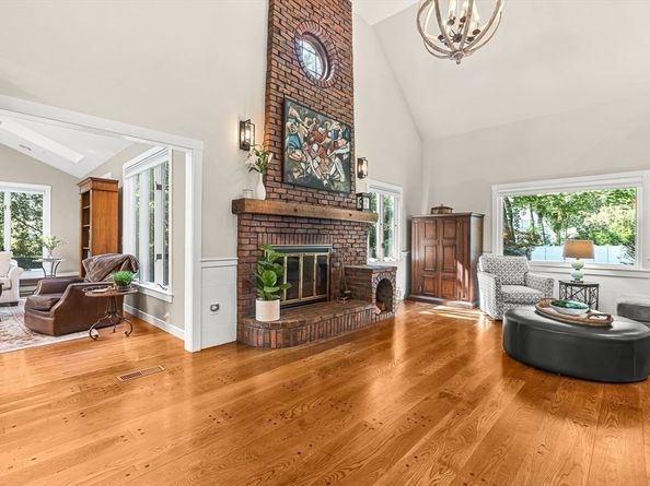 19 Louis Drive, Wellesley MA 02481