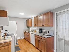11 Lexington Rd 11, Millbury MA 01527