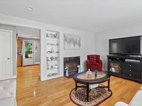 11 Lexington Rd 11, Millbury MA 01527