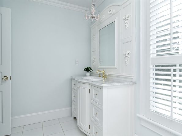 15 Whispering Lane, Holliston MA 01746