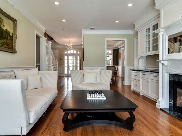 15 Whispering Lane, Holliston MA 01746