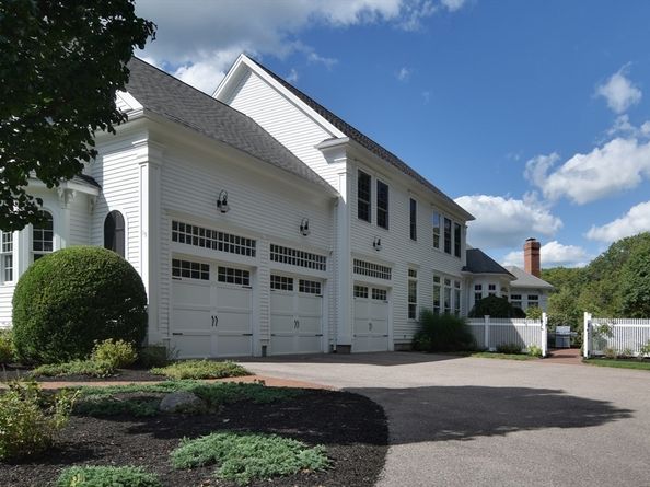 15 Whispering Lane, Holliston MA 01746