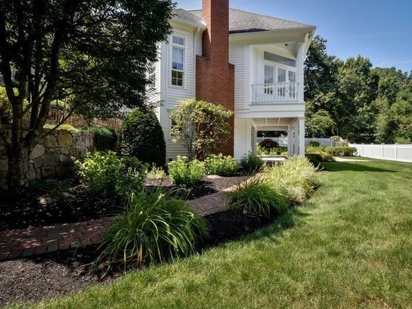 15 Whispering Lane, Holliston MA 01746