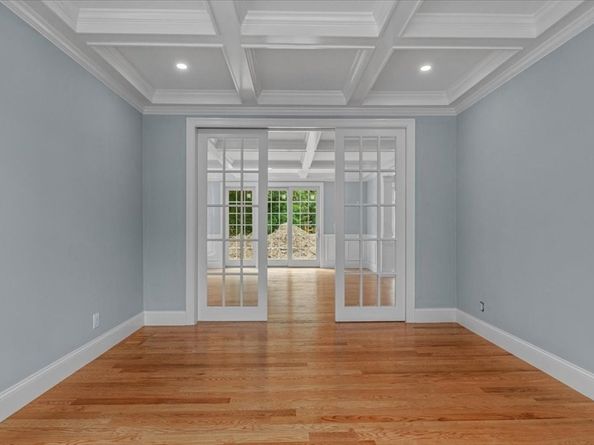 35 Shuttleworth, Dedham MA 02026