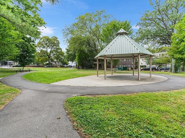 5 Ash St 9, Medford MA 02155