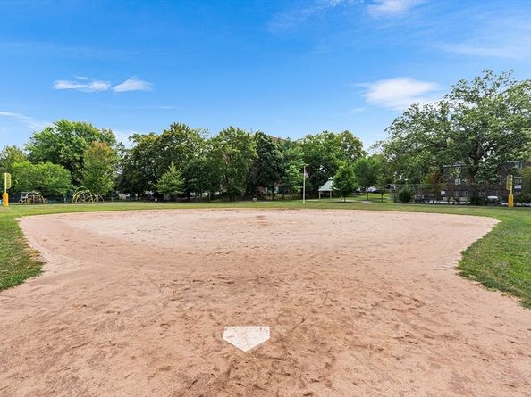 5 Ash St 9, Medford MA 02155