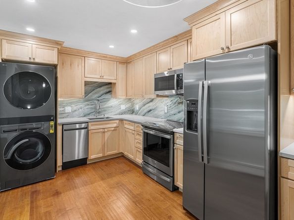 5 Ash St 9, Medford MA 02155