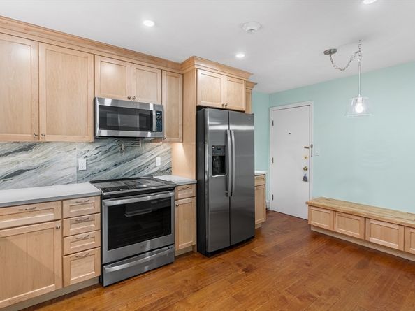 5 Ash St 9, Medford MA 02155
