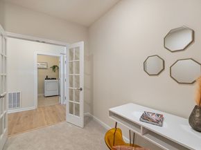 2 Stratton Dr 102, Woburn MA 01801