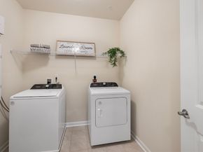 2 Stratton Dr 102, Woburn MA 01801