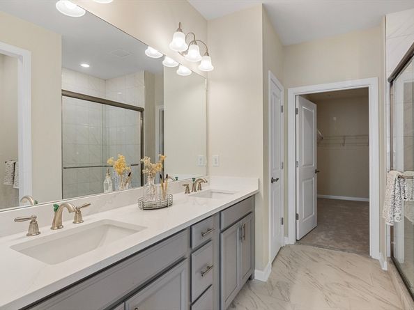 2 Stratton Dr 102, Woburn MA 01801