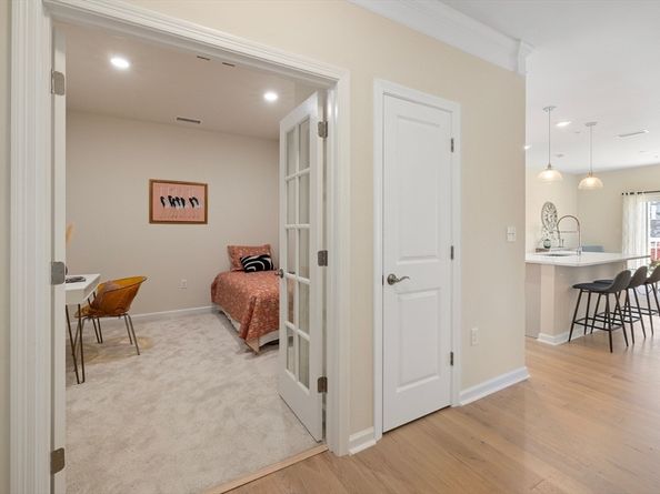 2 Stratton Dr 102, Woburn MA 01801