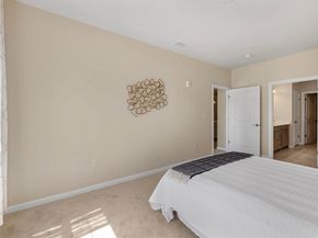 2 Stratton Dr 102, Woburn MA 01801
