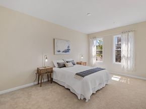 2 Stratton Dr 102, Woburn MA 01801