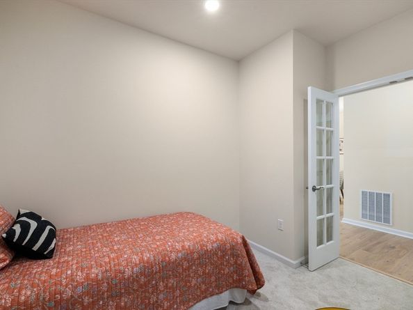 2 Stratton Dr 102, Woburn MA 01801