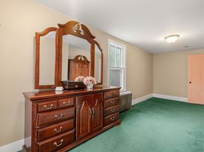 65 Bromfield St, Newburyport MA 01950