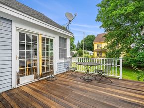 65 Bromfield St, Newburyport MA 01950
