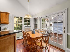 65 Bromfield St, Newburyport MA 01950