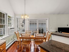 65 Bromfield St, Newburyport MA 01950