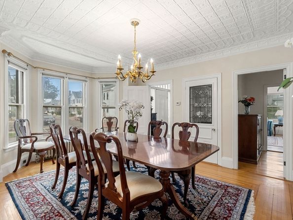 65 Bromfield St, Newburyport MA 01950