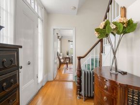 65 Bromfield St, Newburyport MA 01950