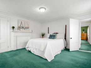 65 Bromfield St, Newburyport MA 01950