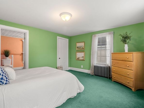 65 Bromfield St, Newburyport MA 01950