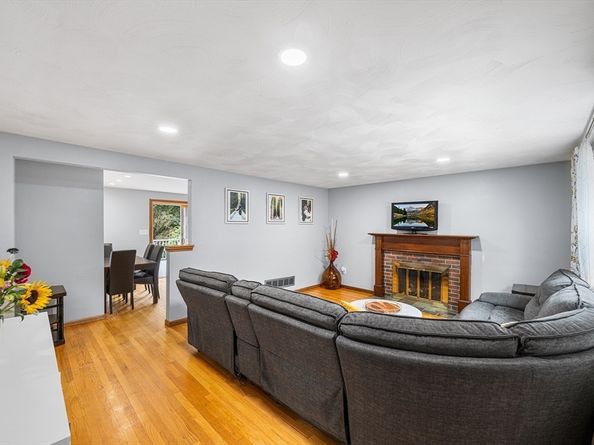 18 Appleby Rd, Salem MA 01970