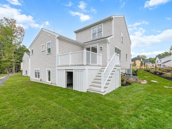 18 Pat Rose Way, Rockland MA 02370