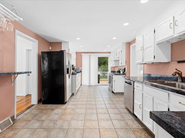 217 Cordaville Rd, Southborough MA 01772