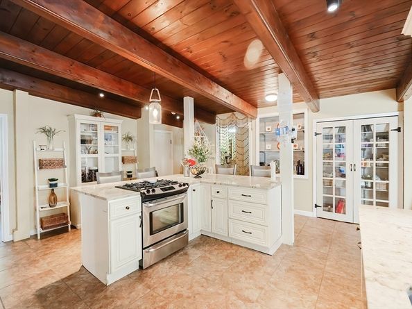 440 Market St, Rockland MA 02370