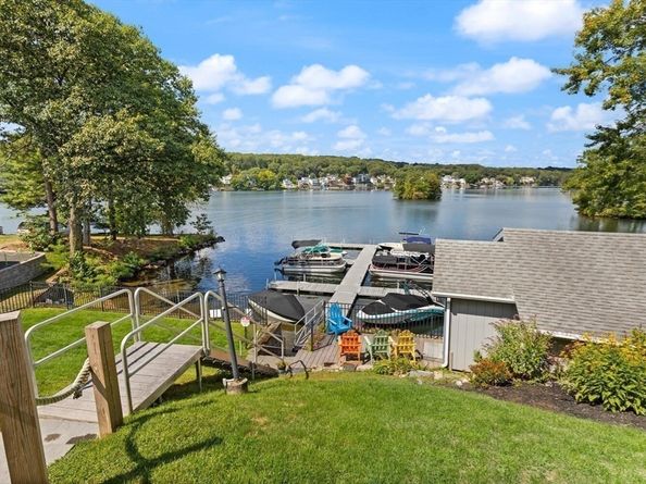 93 Edgemere Blvd 93, Shrewsbury MA 01545
