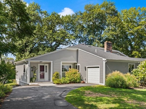 93 Edgemere Blvd 93, Shrewsbury MA 01545