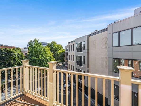 74 Kent St C10, Brookline MA 02445