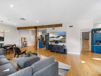 74 Kent St